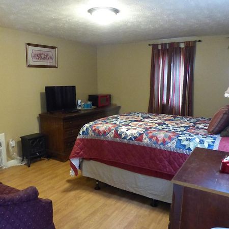 Winter Rentals - Eureka Springs, Beaver Lake Area - Two 4 Bd Full Houses And A 1Bd Unit Екстериор снимка